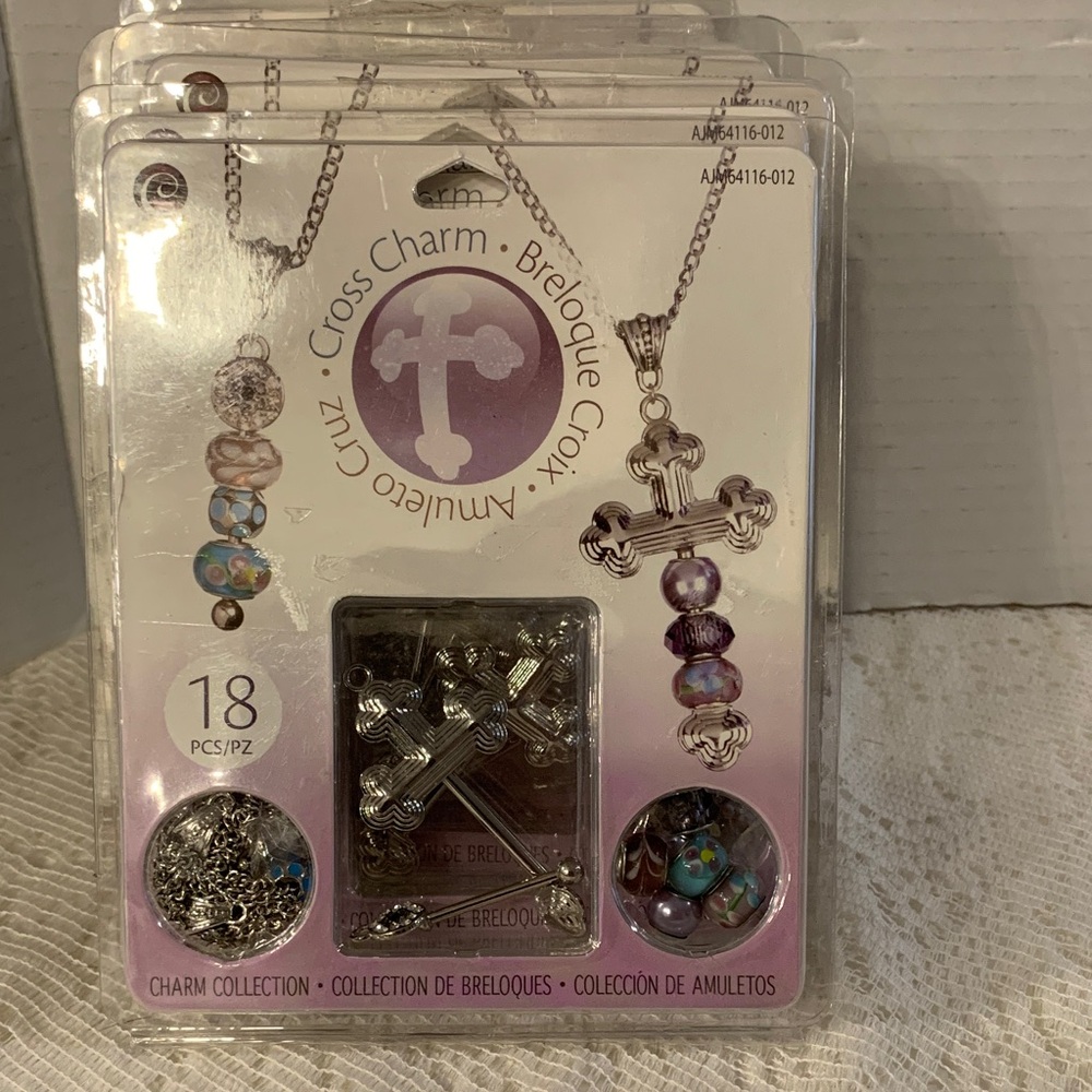 Cousin 18 Piece necklace kit Chain Charm Collection Kit NEW